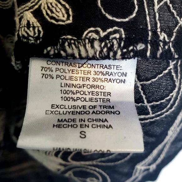 Heart Soul Baby Doll Top Black with Cream Lace Embroidered Size Small NWT - Picture 7 of 7